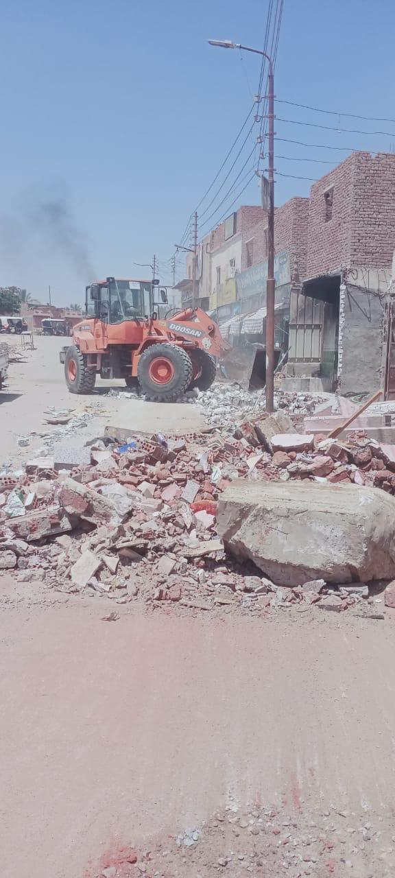 جانب من أعمال الإزالة، فيتو