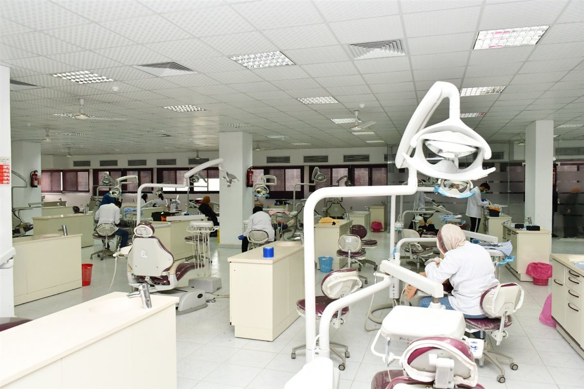 مستشفى طب الأسنان بجامعة قناة السويس