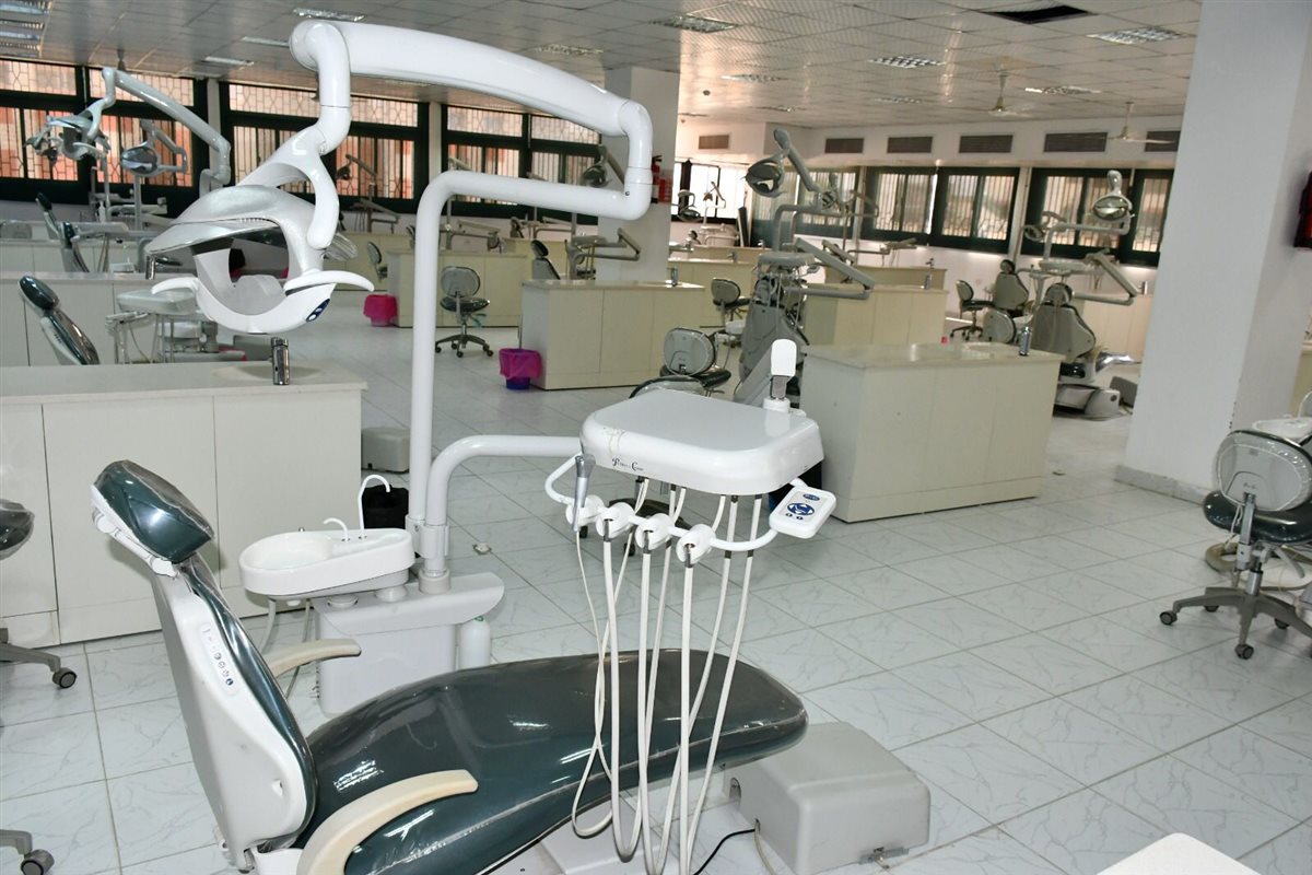 مستشفى طب الأسنان بجامعة قناة السويس
