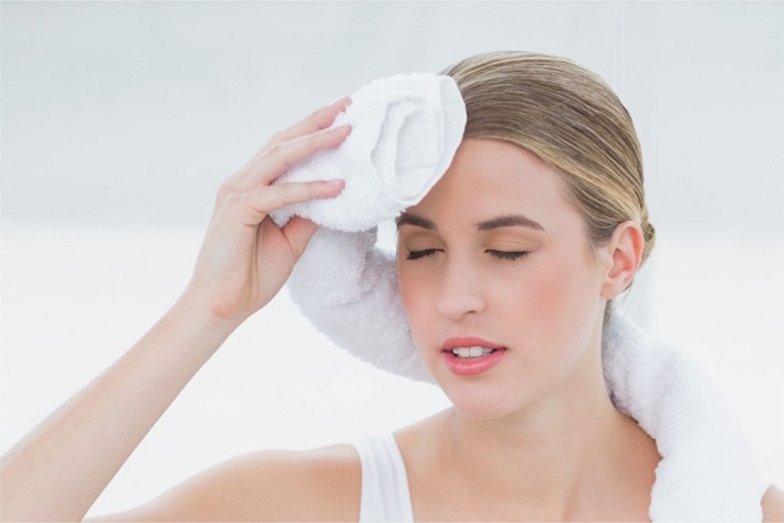 علاج تعرق الوجه بالمواد الطبيعية