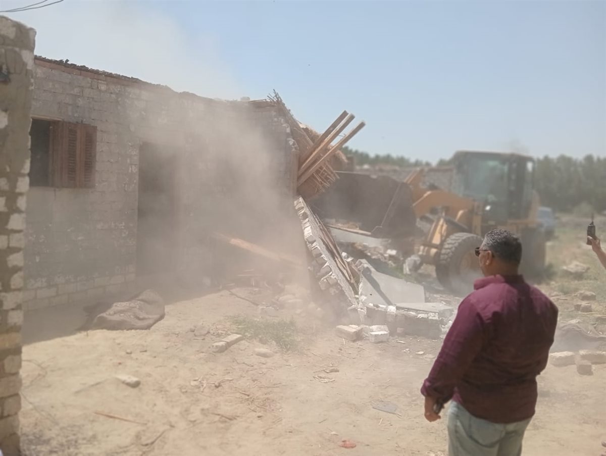 جانب من أعمال الإزالة، فيتو