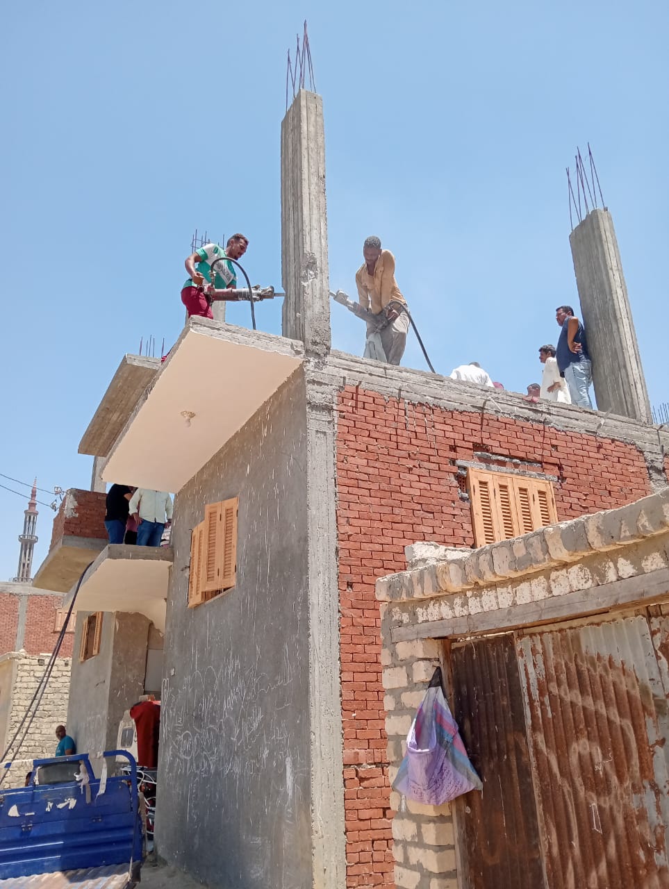 جانب من أعمال الإزالة، فيتو