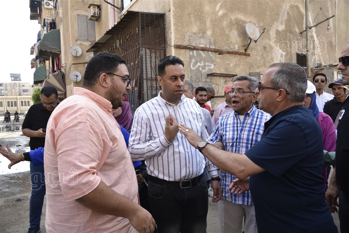 محافظ بورسعيد خلال جولته بحي الزهور، فيتو 