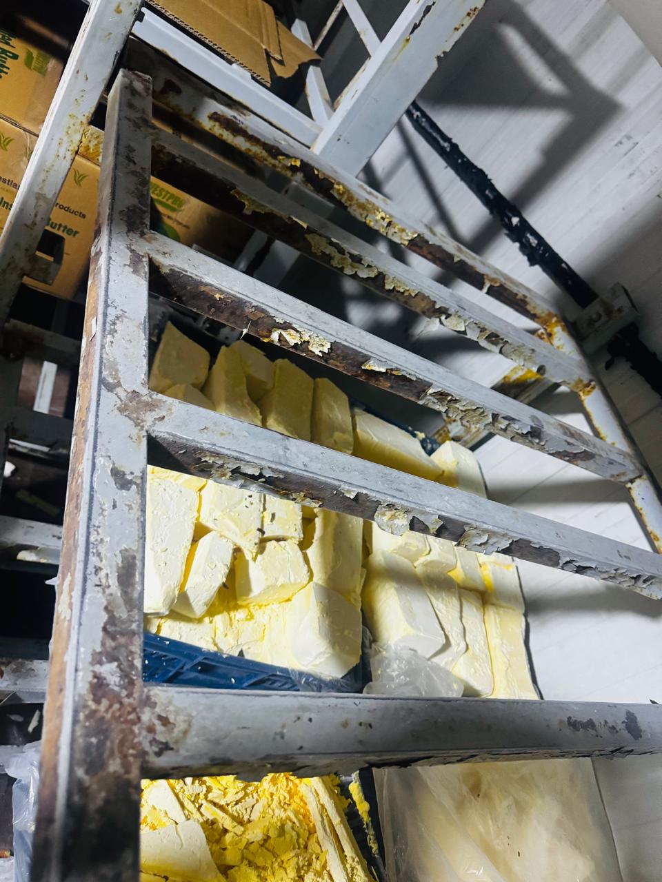 ضبط  منتجات البان غير صالحة بالقليوبية،فيتو