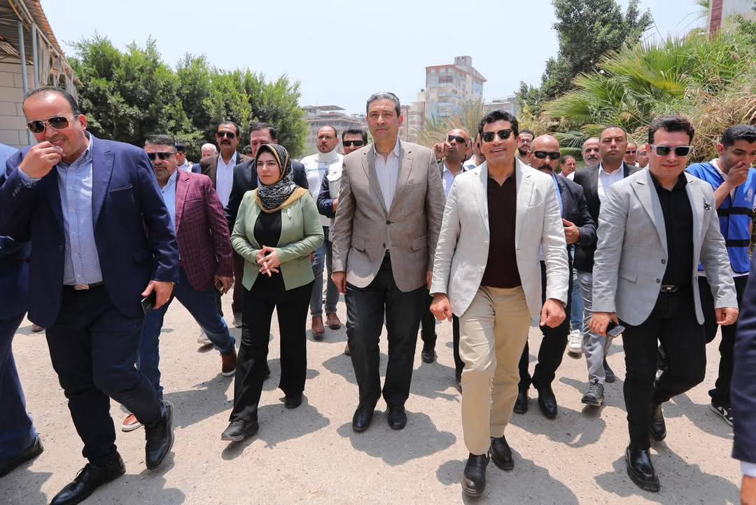 وزير الشباب والرياضة ومحافظ دمياط يزور استاد دمياط