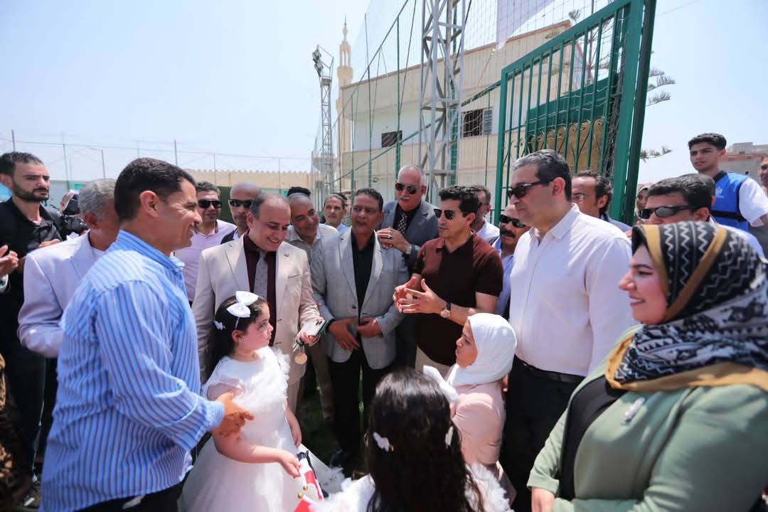 محافظ دمياط ووزير الشباب والرياضة يفتتحان ملعب ومبنى اجتماعي بنادي كفر سعد