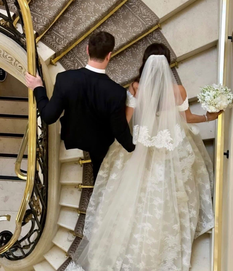 حفل زفان إيمان بهلوي وبرادلي شرمان، فيتو