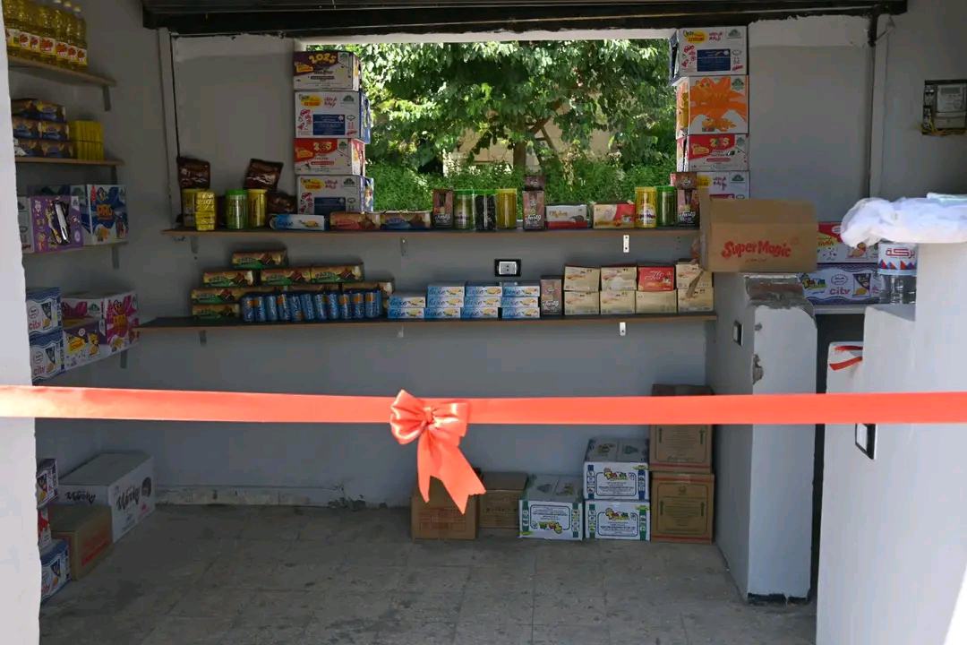 رئيس جهاز تنمية العاشر من رمضان يسلم كشكًا لأسرة الطفلة روناء دعمًا لمصدردخل كريم،فيتو