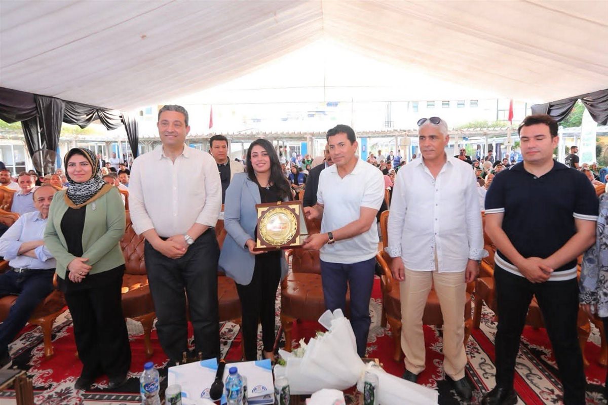 محافظ دمياط ووزير الشباب يشهدان حوارا مفتوحا مع القوى الشبابية بنادي المستقبل بدمياط الجديدة