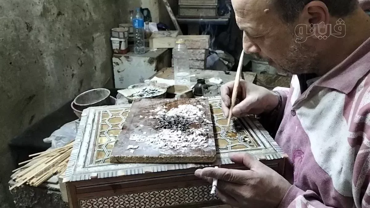 صناعة الصدف في الدرب الأحمر 