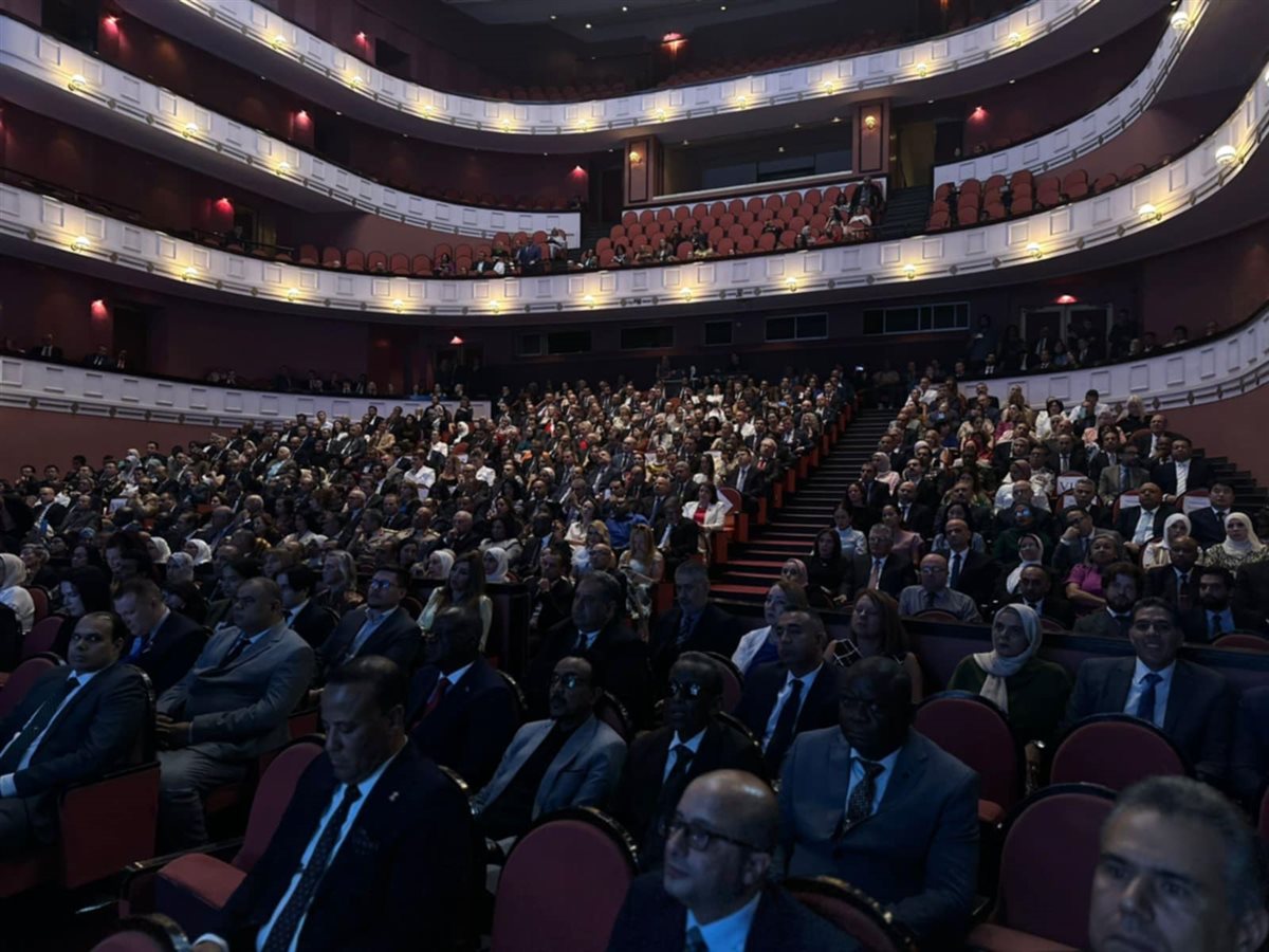 احتفال العيد الوطني الروسي بدار الأوبرا، فيتو