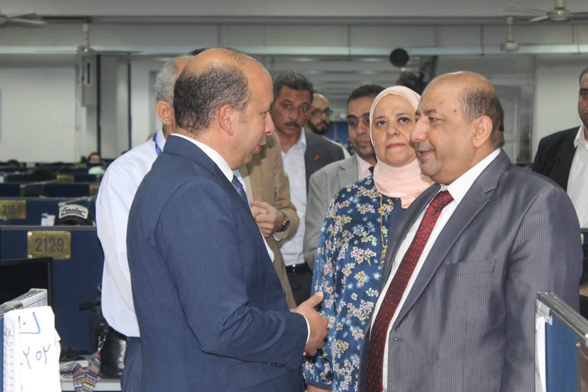 جولة نائب رئيس جامعة القاهرة في امتحانات طب قصر العيني 