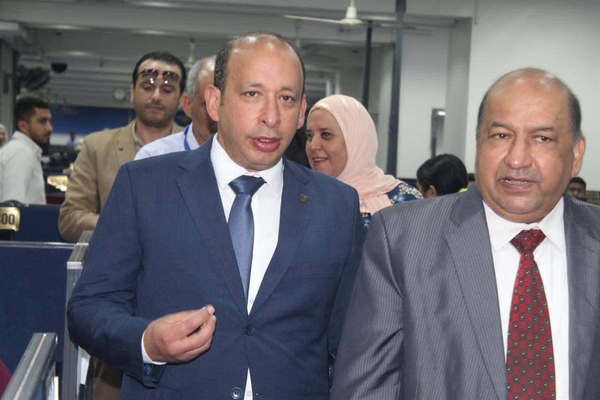 جولة نائب رئيس جامعة القاهرة في امتحانات طب قصر العيني 