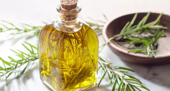 زيت إكليل الجبل، فيتو