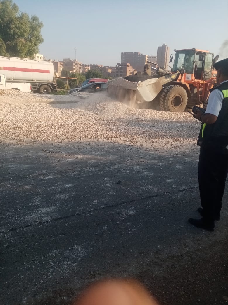 انقلاب سيارة نقل بطريق