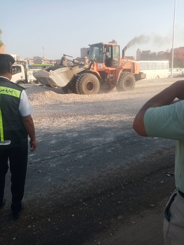 انقلاب سيارة نقل بطريق