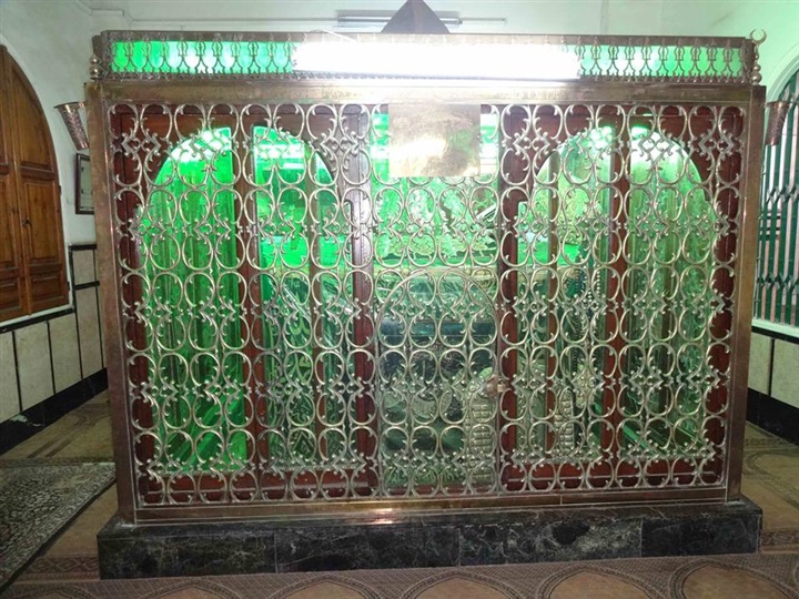 ضريح السيد حسن الأنور، فيتو