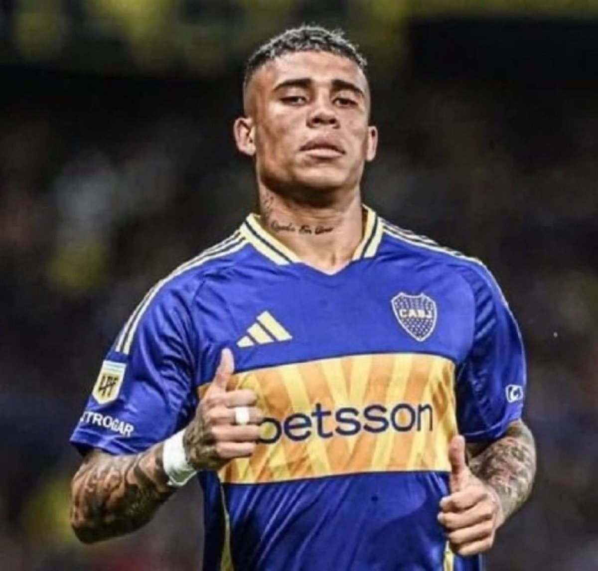 أيرتون كوستا مدافع بوكا جونيورز، فيتو