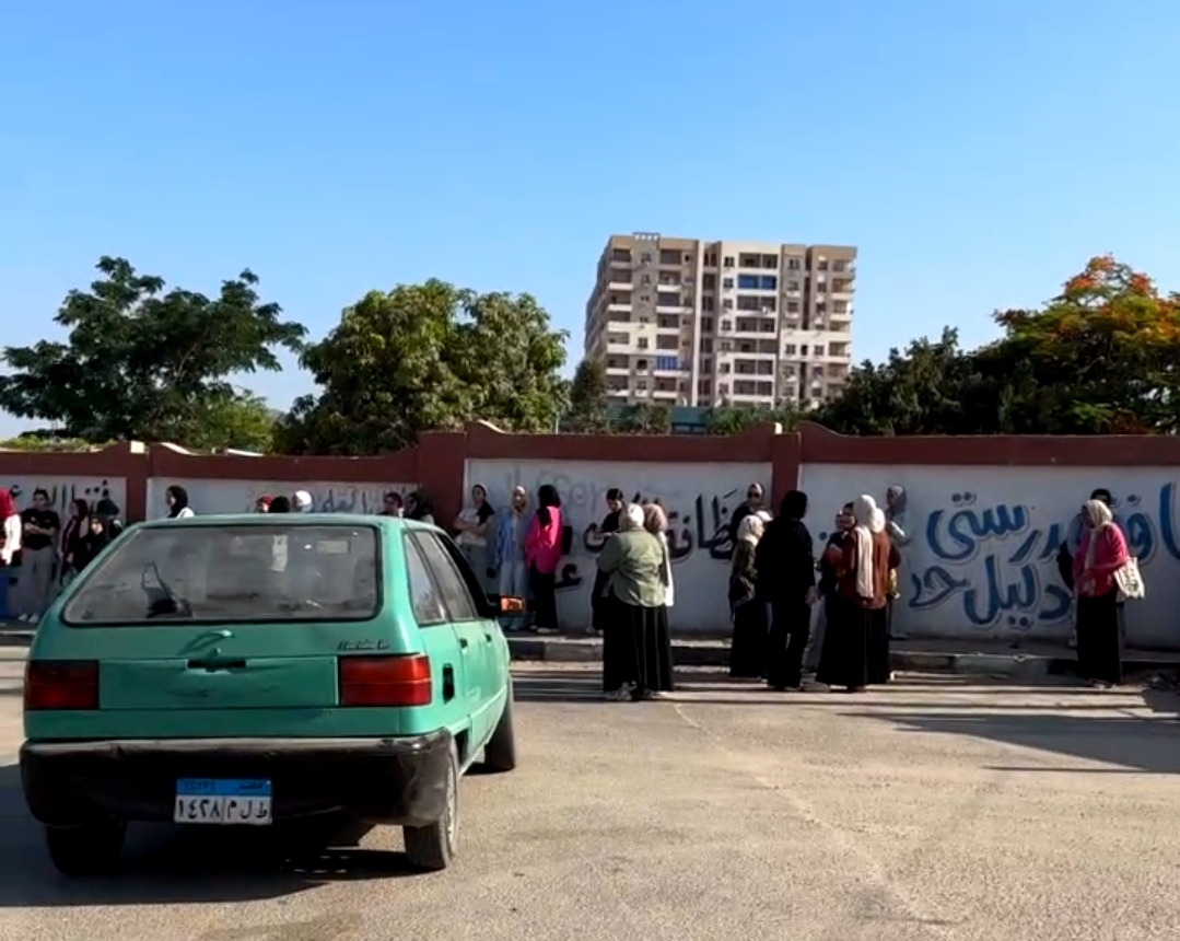 جانب من توافد الطلاب، فيتو