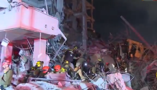 البحث عن جثث تحت الأنقاذ في تل أبيب، فيتو