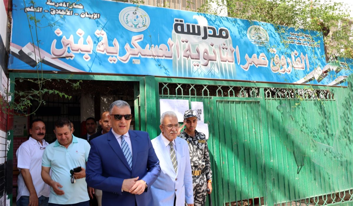 محافظ الإسماعيلية خلال الجولة، فيتو