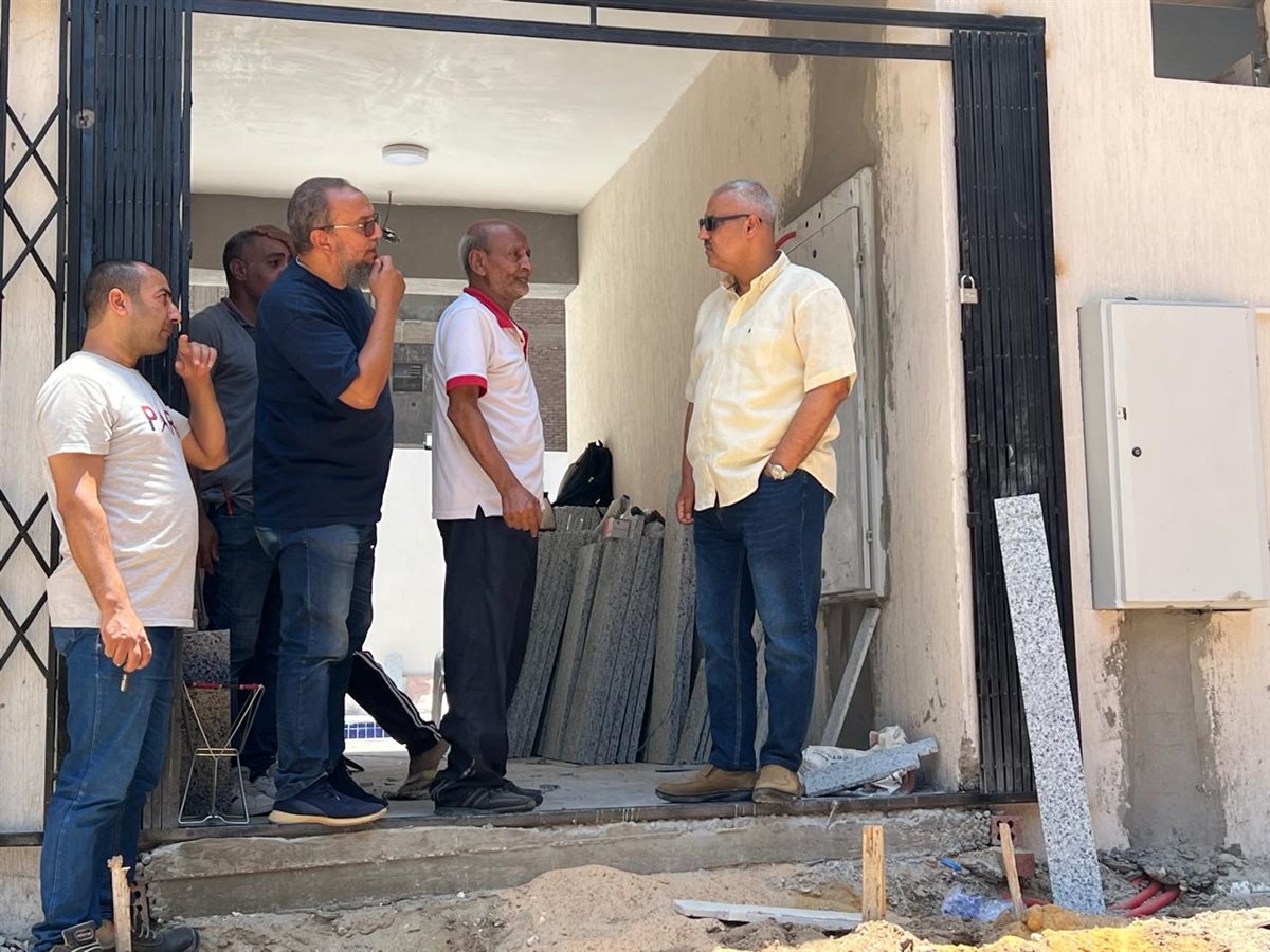 الصبروط يتفقد استعدادات افتتاح حمام السباحة بنزل الجيزة الدولي