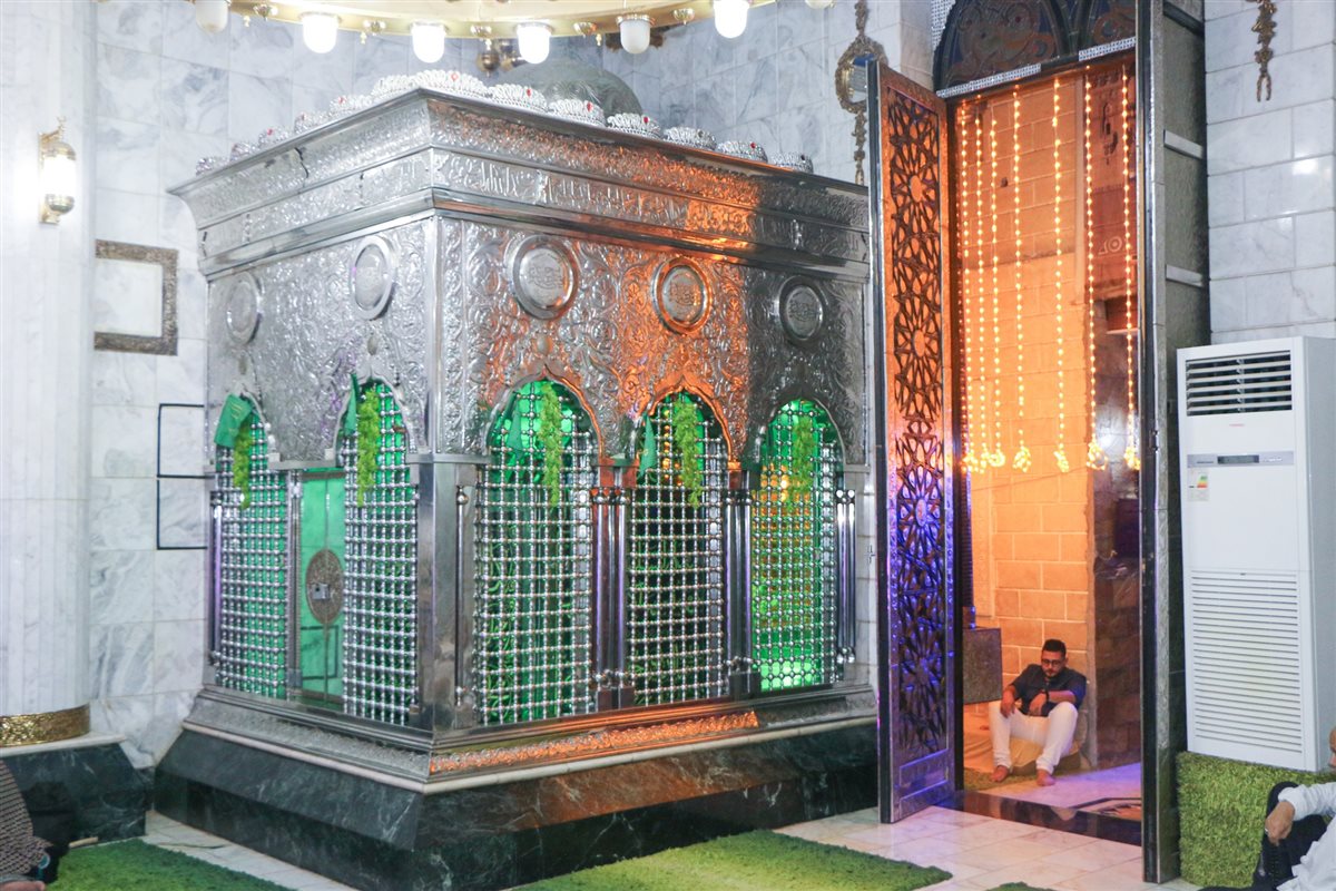 ضريح السيد يحيى المتوج بالأنوار، فيتو