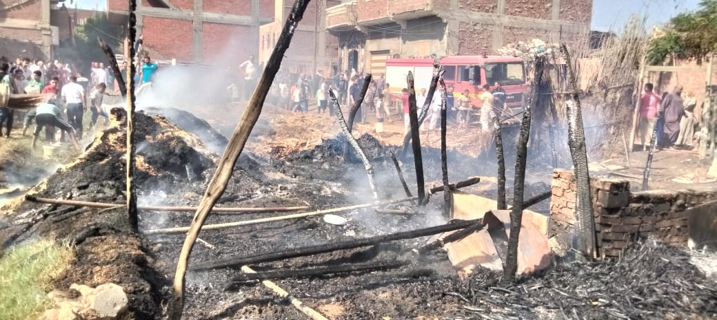 السيطرة علي حريق عشة وسقف منزلين بالقليوبية، فيتو