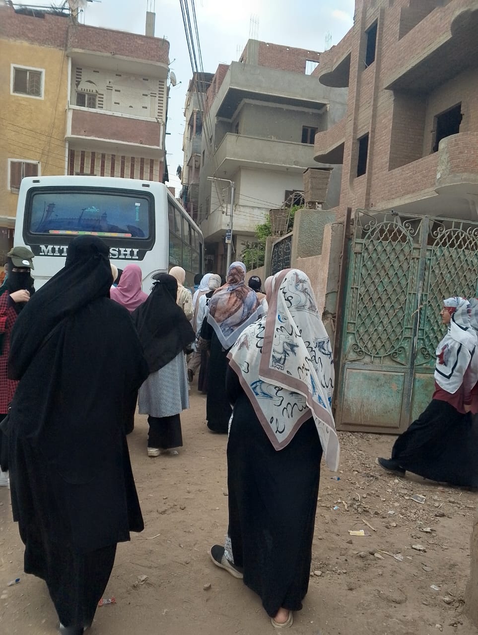 اتوبيسات نقل طلاب الثانوية العامة بشبين القناطر،فيتو