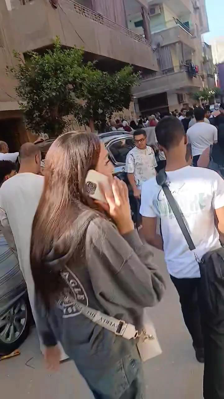 رغم حرارة الجو..أولياء أمور الشرقية ينتظرون أبناءهم خارج لجان امتحانات اللغة الأجنبية الثانية،فيتو