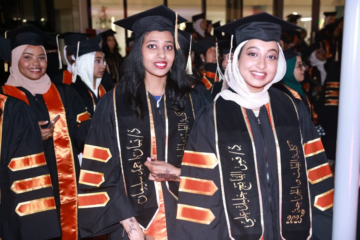 حفل تخرج طبيبات الاحفاد