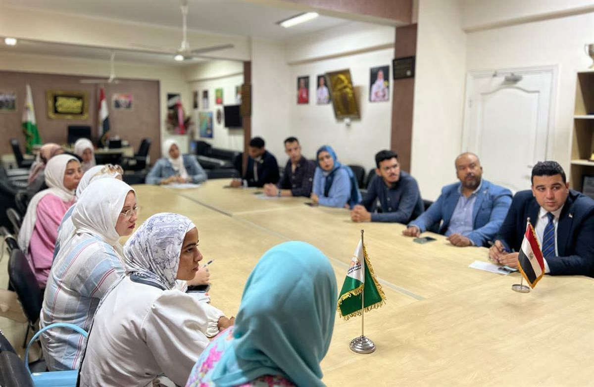 الصبروط خلال لقائه ممثلي الكيانات الشبابية بالجيزة 