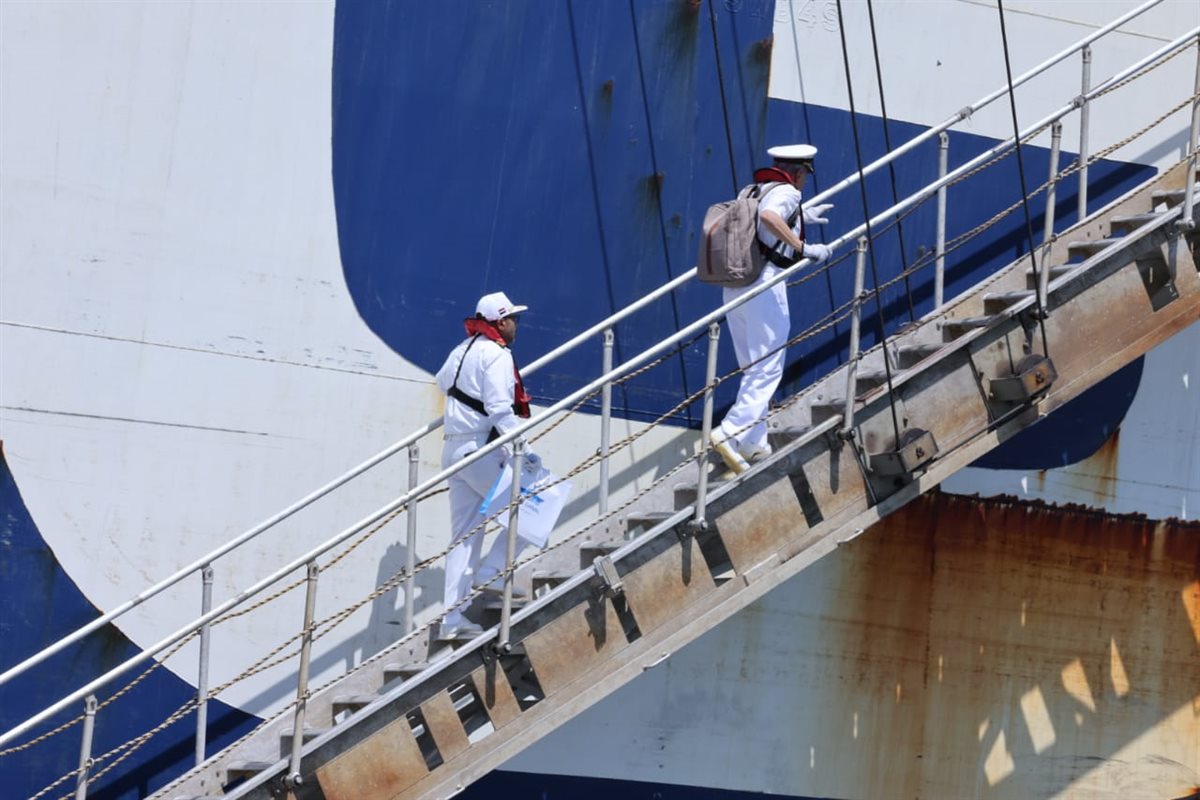 عبور السفن العملاقة من قناة السويس، فيتو