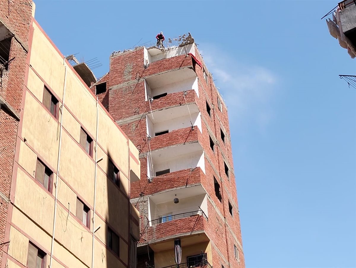 جانب من عملية الإزالة، فيتو