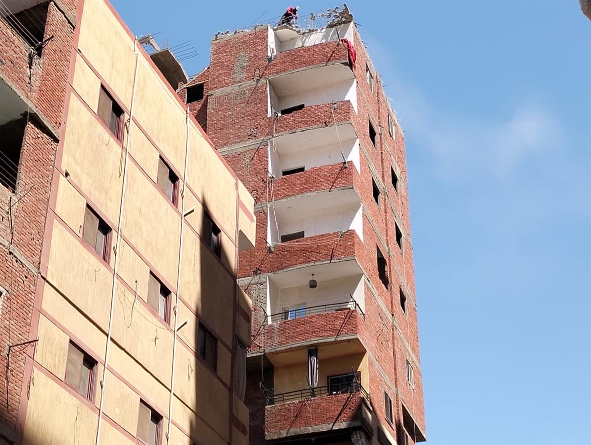 جانب من عملية الإزالة، فيتو