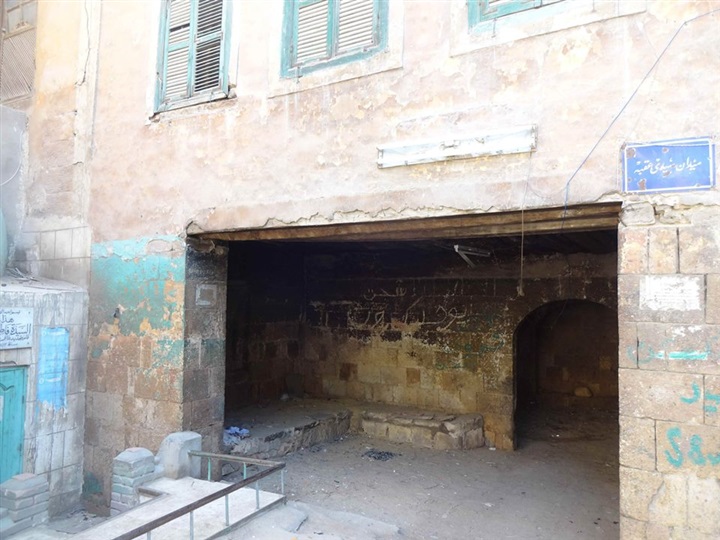 الممر المؤدي إلى مسجد وضريح عقبة بن عامر، فيتو