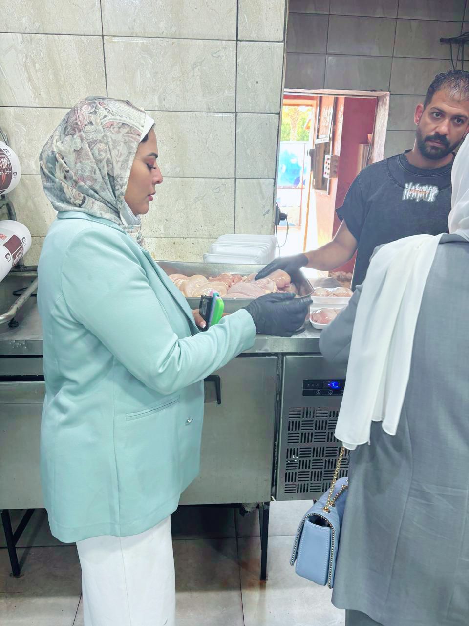 جانب من الحملة، فيتو