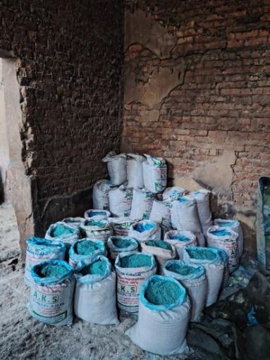 ضبط مصنع غير مرخص لإنتاج الأسمدة والمخصبات الزراعية بالقليوبية