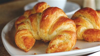 طريقة عمل الكرواسون 