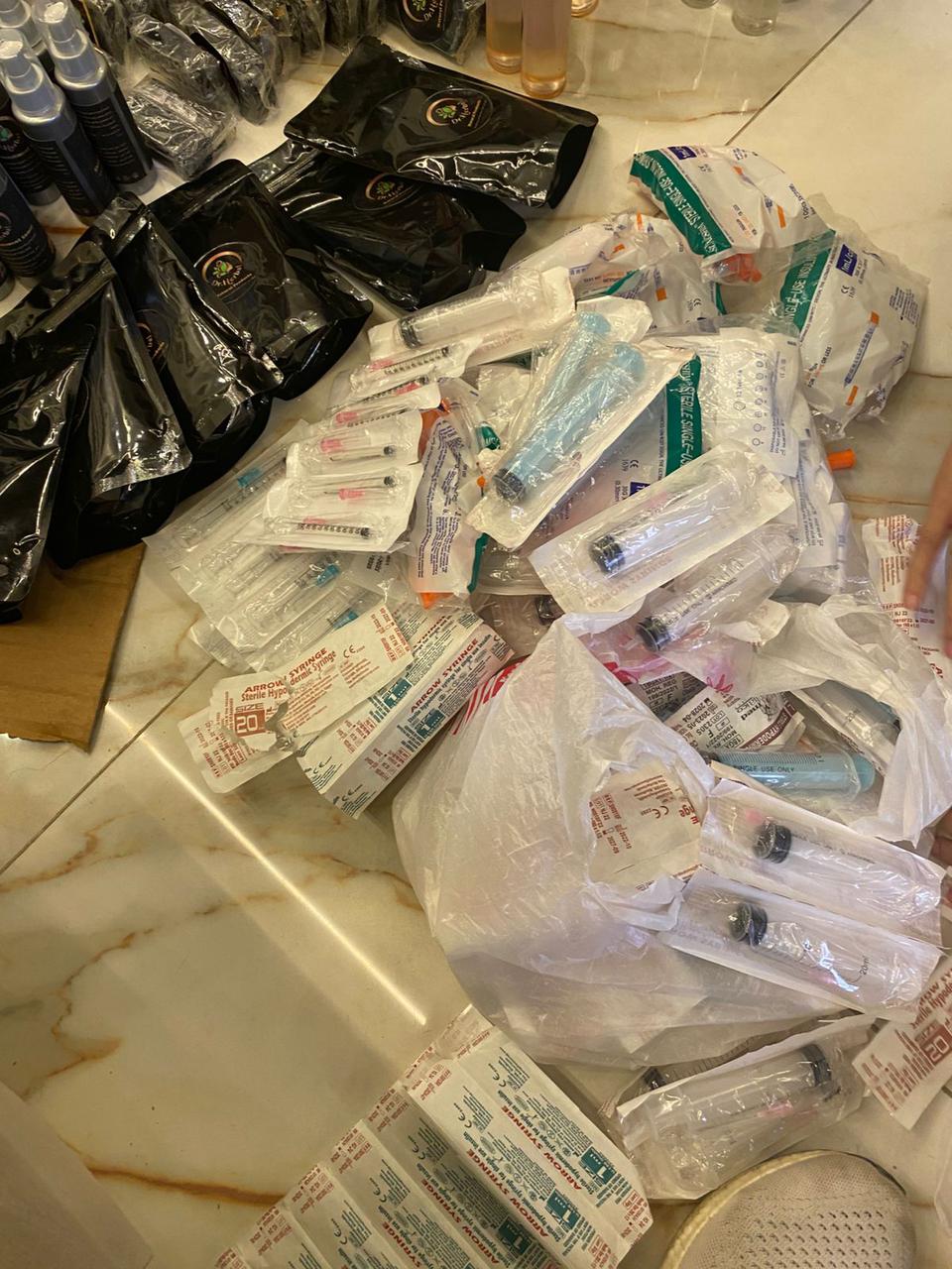 جانب من المضبوطات بالمركز، فيتو