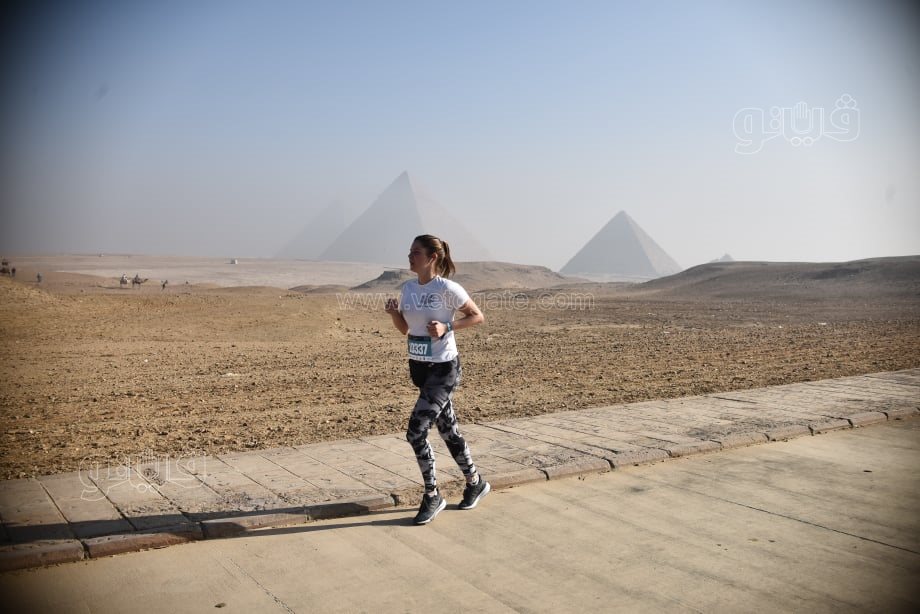 الجميلات يتصدرن المشهد في نصف ماراثون الأهرامات (16)