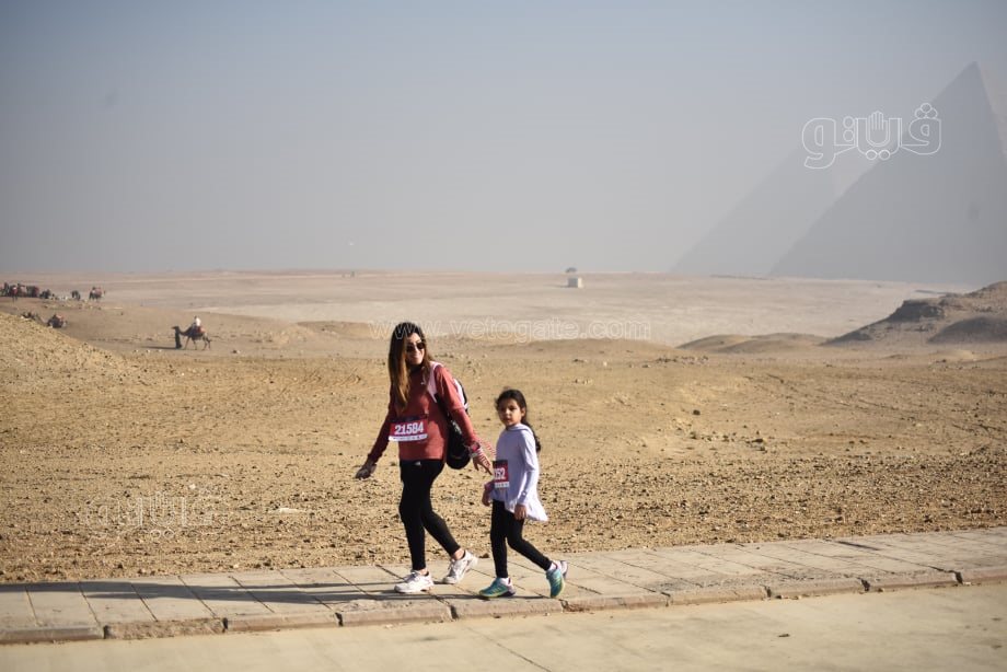 «الأطفال وذويهم» يجذبون الأنظار في نصف ماراثون الأهرامات (10)