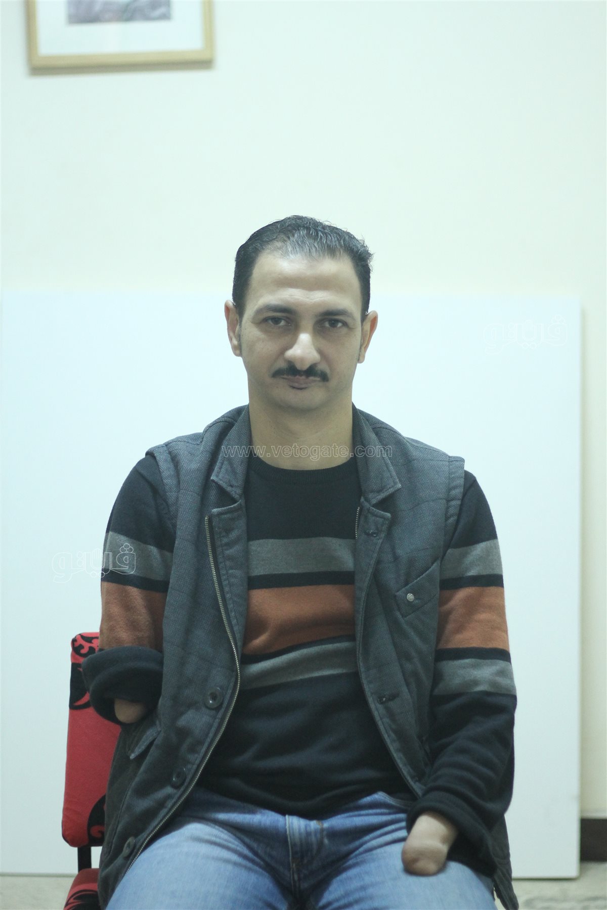 عندما تتحول الاعاقة إلى معجزة.. رضا فضل فنان تشكيلي واستاذ جامعي بلا يدين (8)