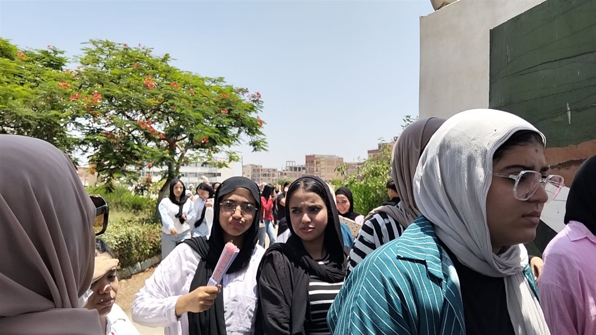 جانب من خروج الطلاب، فيتو