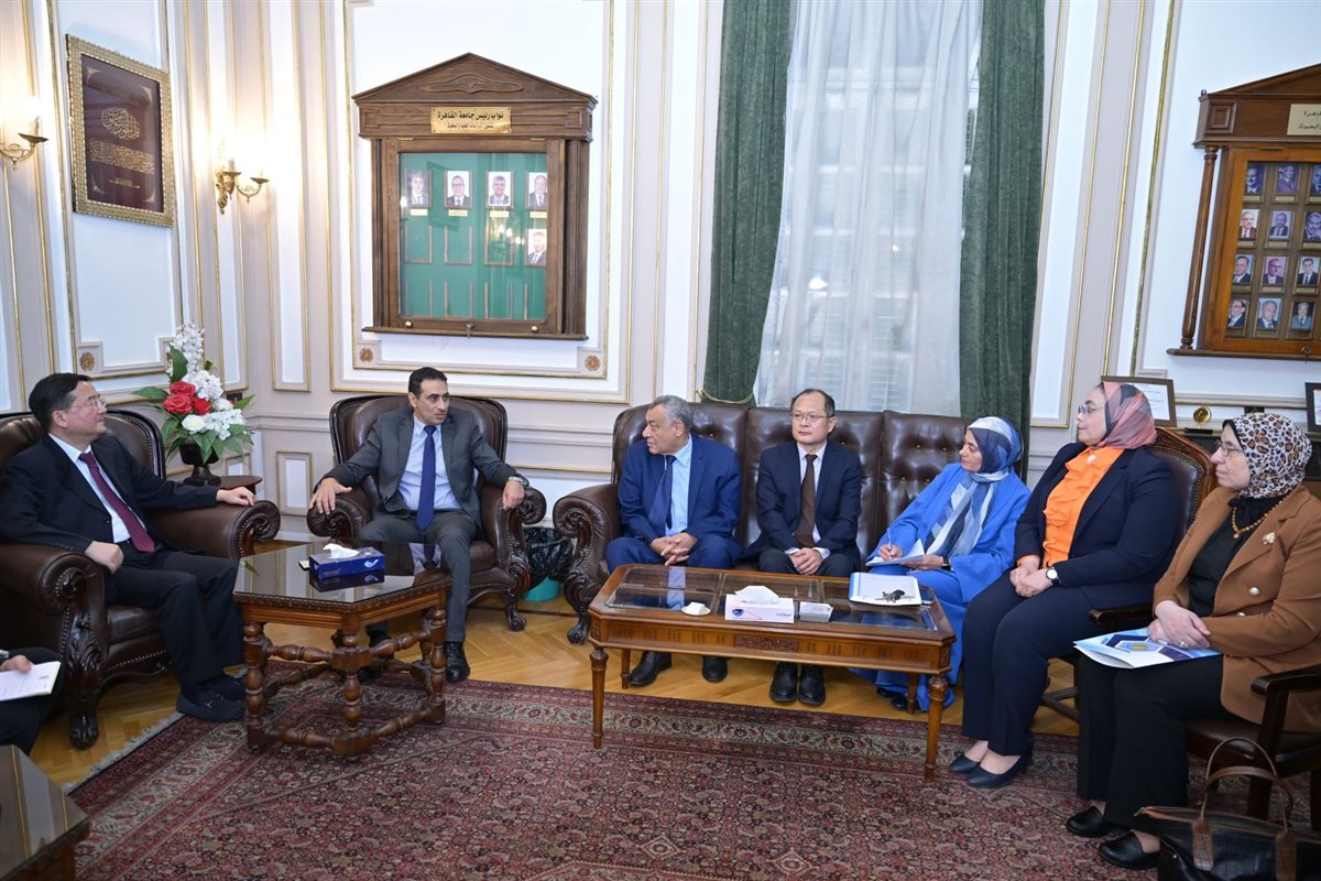 وفد جامعة شاندونغ الصينية بجامعة القاهرة