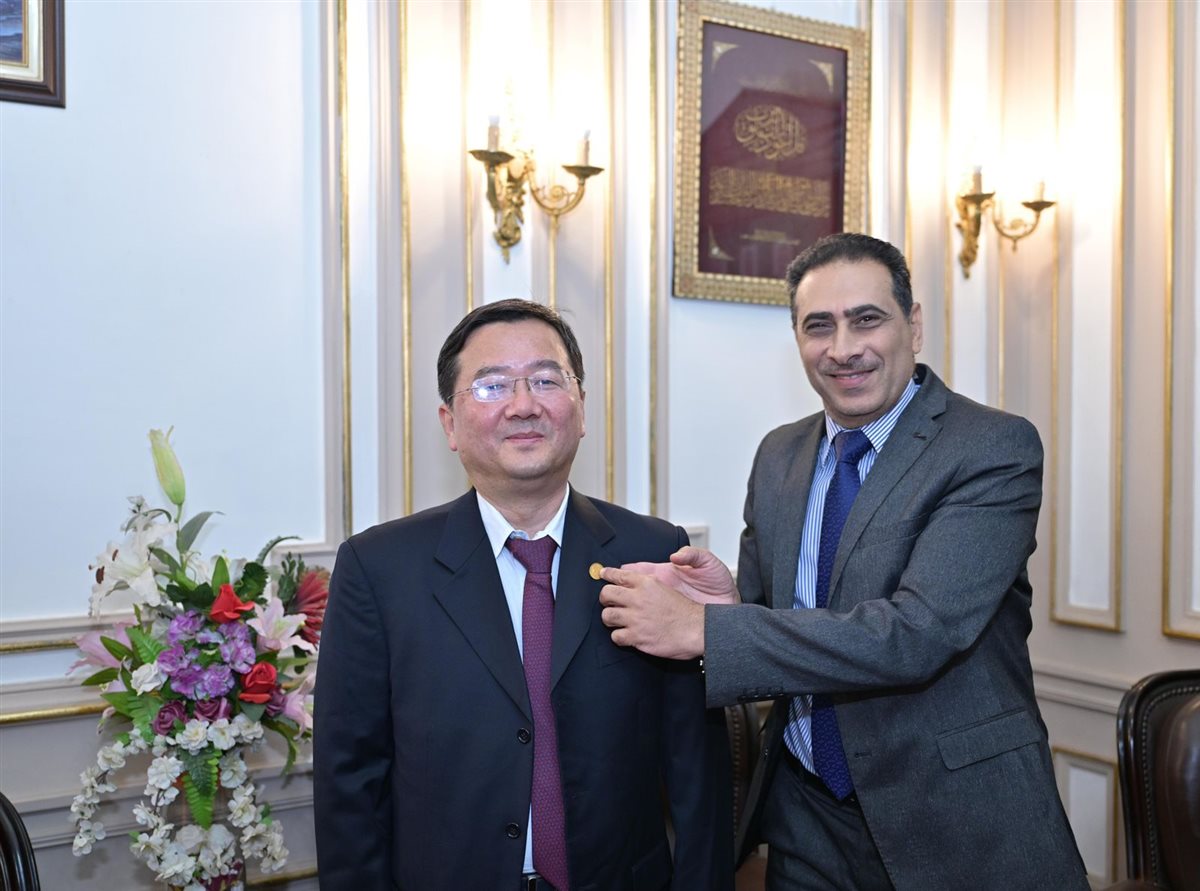 وفد جامعة شاندونغ الصينية بجامعة القاهرة