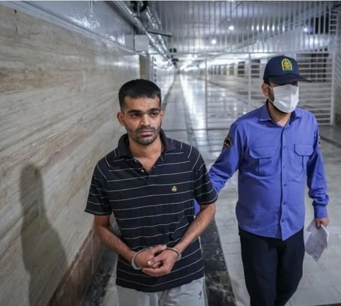 محمد أمين مهدوي شايسته في طريقه للإعدام، فيتو