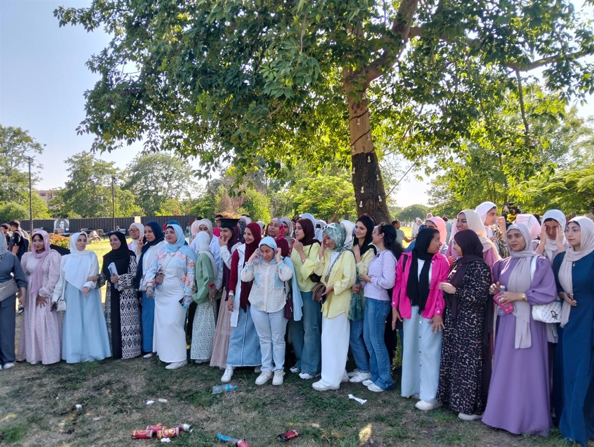 جانب من احتفال الطلاب، فيتو