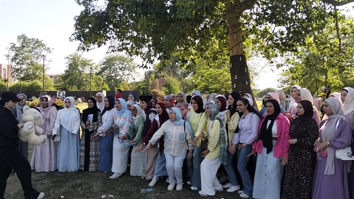 جانب من احتفال الطلاب، فيتو