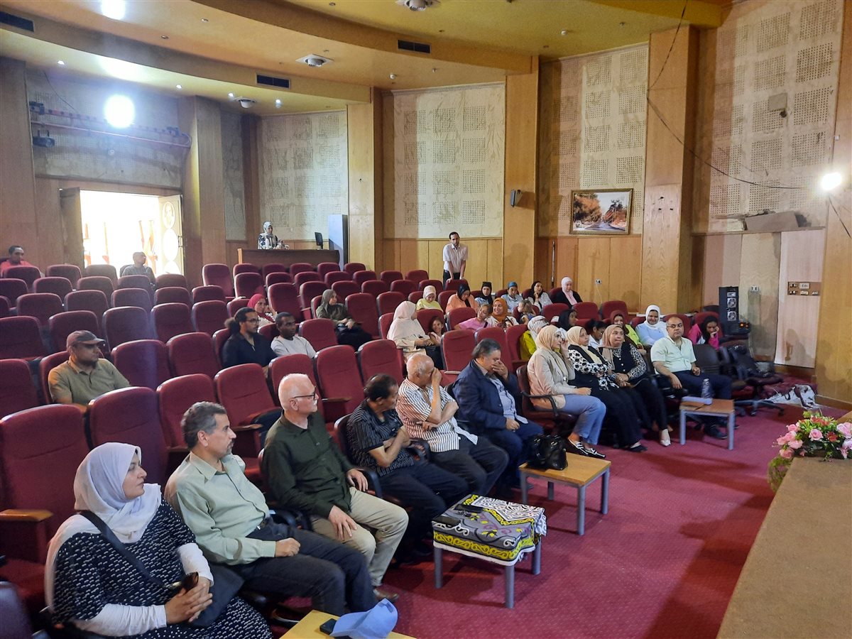 جانب فعاليات الندوة، فيتو